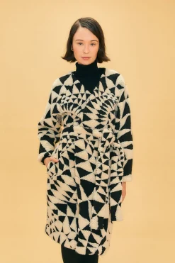 BLACK & WHITE HEART DECO MAXI FLEECE COAT