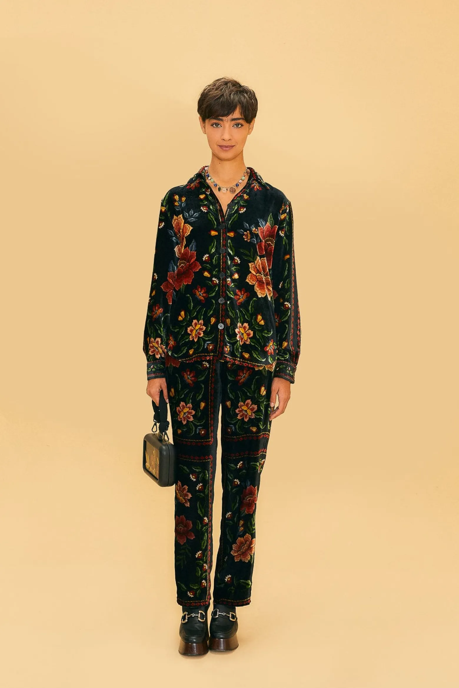 BLACK MACAWS GARDEN PANTS