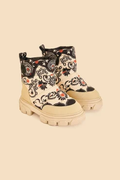 BLACK PASSION SCARF PUFFY ANKLE BOOT