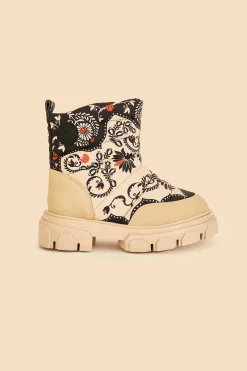  BLACK PASSION SCARF PUFFY ANKLE BOOT