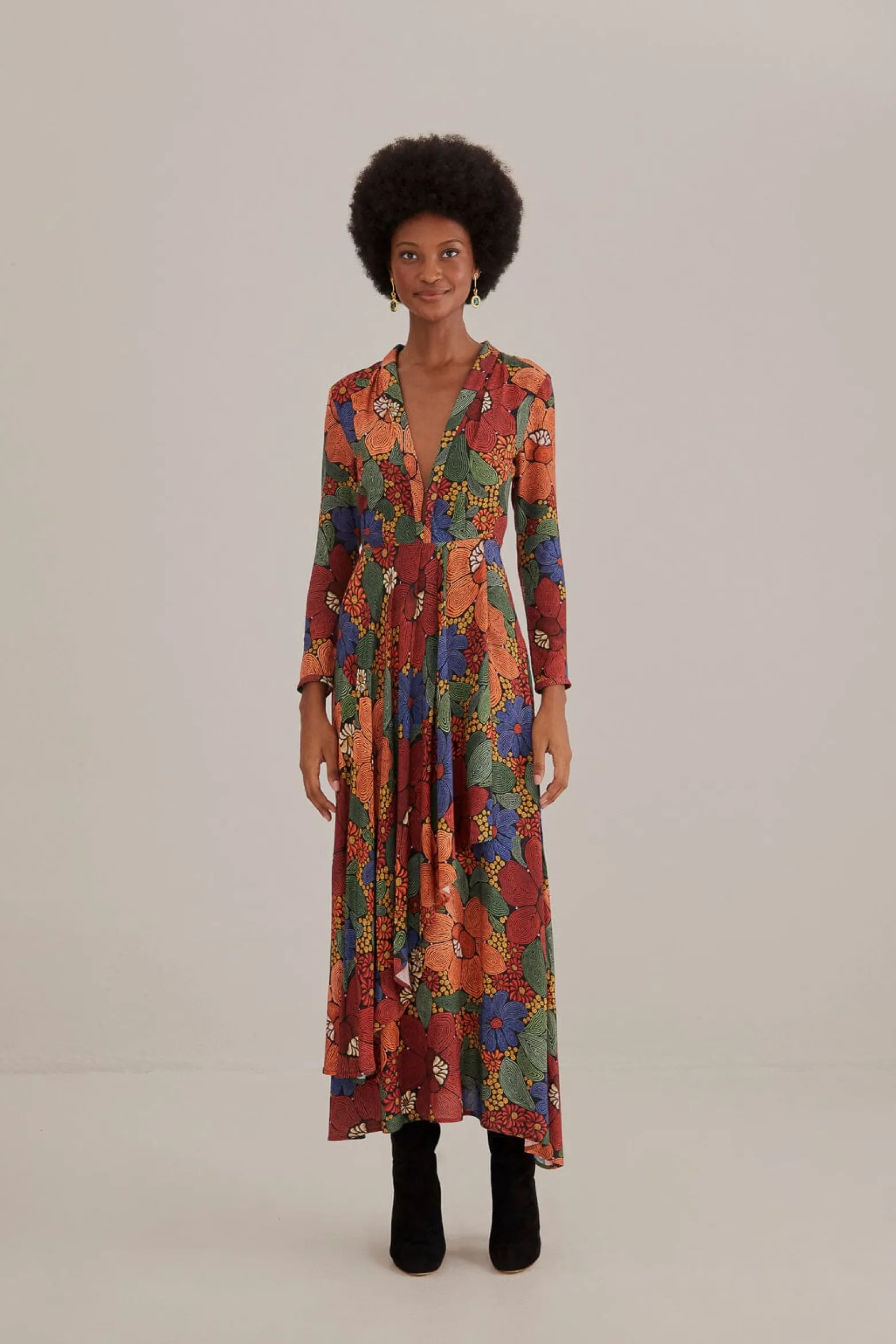 BLACK STITCHED FLOWERS V NECK MAXI DRESS