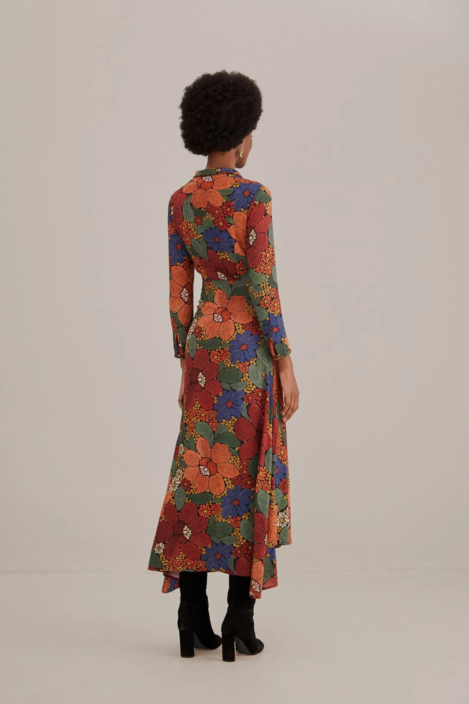 BLACK STITCHED FLOWERS V NECK MAXI DRESS