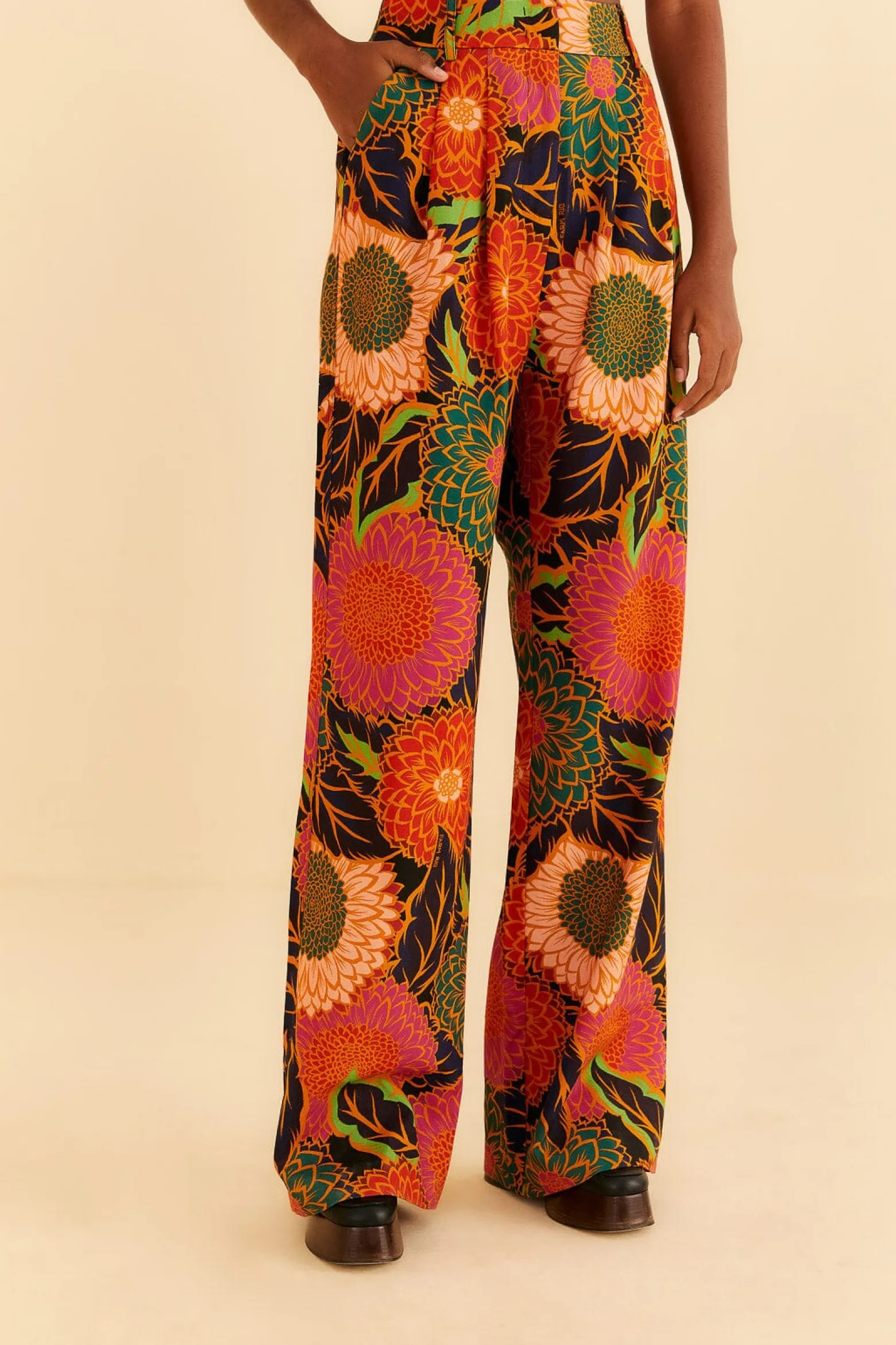 BLACK VINTAGE GARDEN LOW WAISTED PANTS