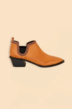  CARAMEL LOW CUT BOOT