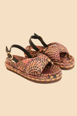 CARAMEL MACAWMOUFLAGE PUFFY FLAT SANDAL