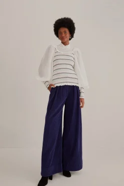 NAVY BLUE LOW WAISTED TAILORED PANTS