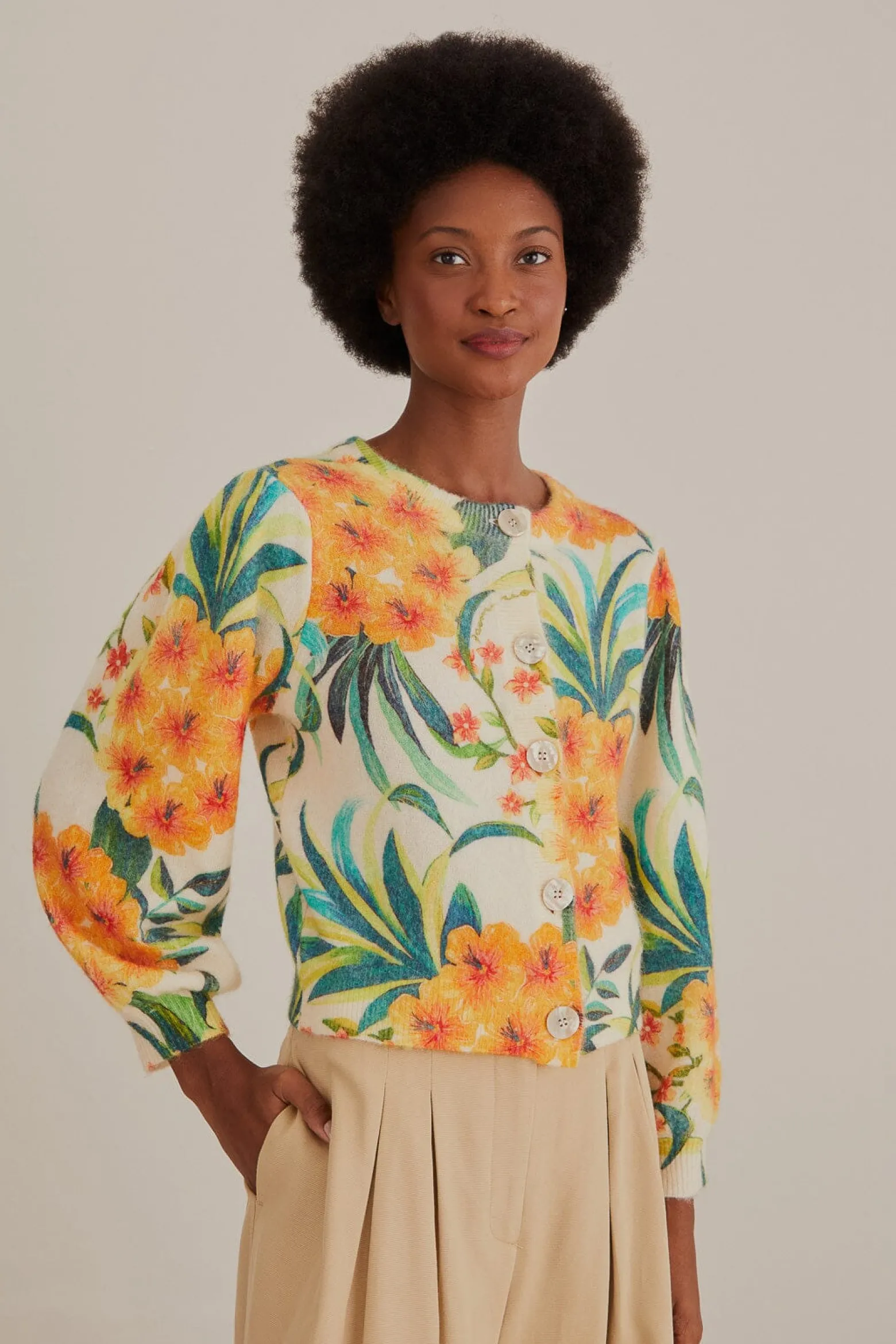 OFF-WHITE PINEAPPLE BLOOM KNIT CARDIGAN