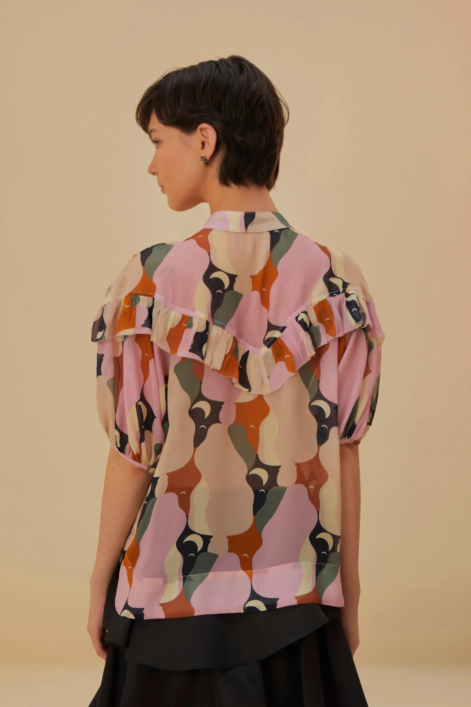 THE KISS MULTICOLOR SHORT SLEEVE BLOUSE